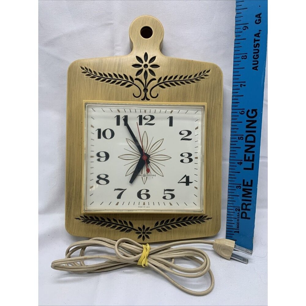Vtg Cutting Board Wall Clock Model 2146 Mid Century GE General Electric Kitchen